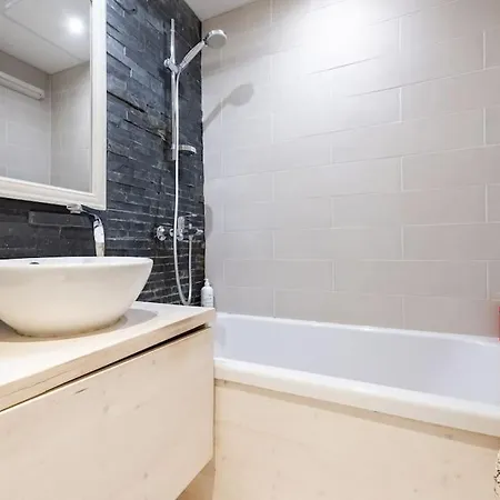 Convenient Close To Airport And Old Town