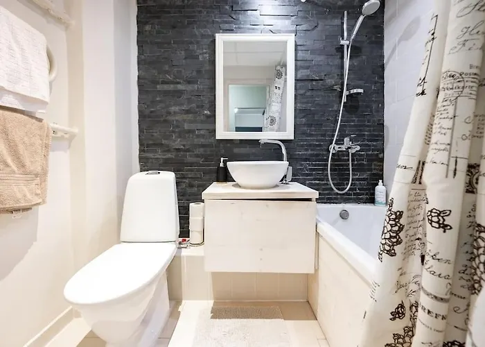 Convenient Close To Airport And Old Town Appartement