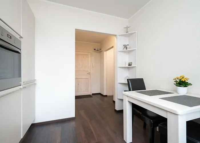 アパート Convenient Close To Airport And Old Town