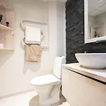 Convenient Close To Airport And Old Town Apartamento