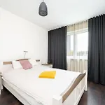 Convenient Close To Airport And Old Town Apartamento *