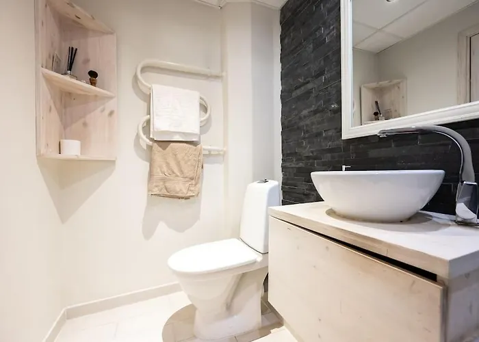 Convenient Close To Airport And Old Town Appartement