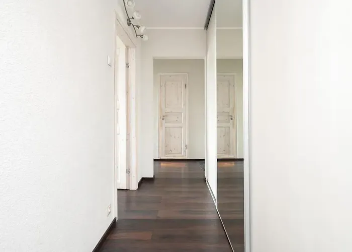 Convenient Close To Airport And Old Town Appartement *