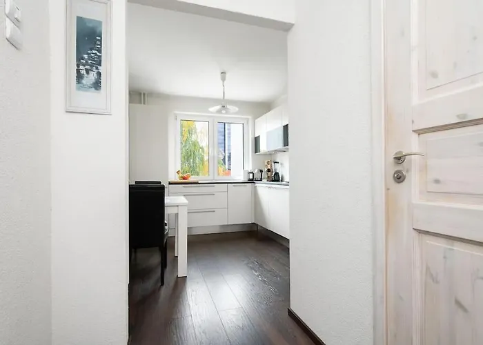 Convenient Close To Airport And Old Town Appartement