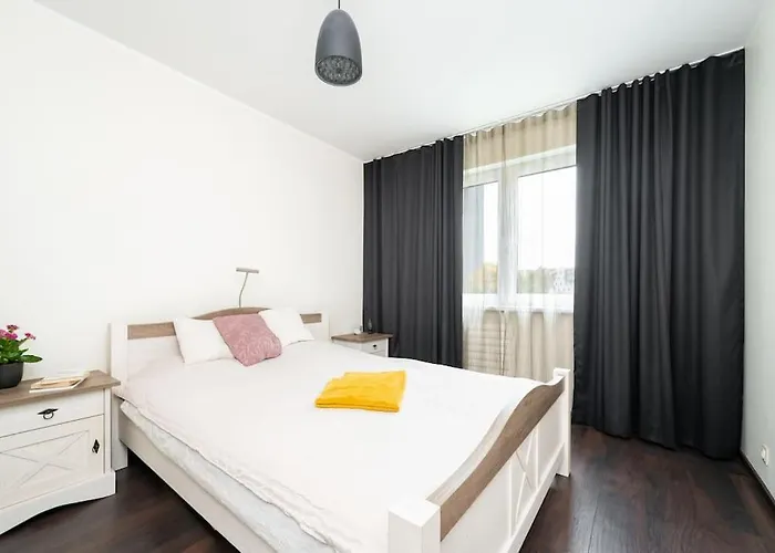 Convenient Close To Airport And Old Town Appartement *